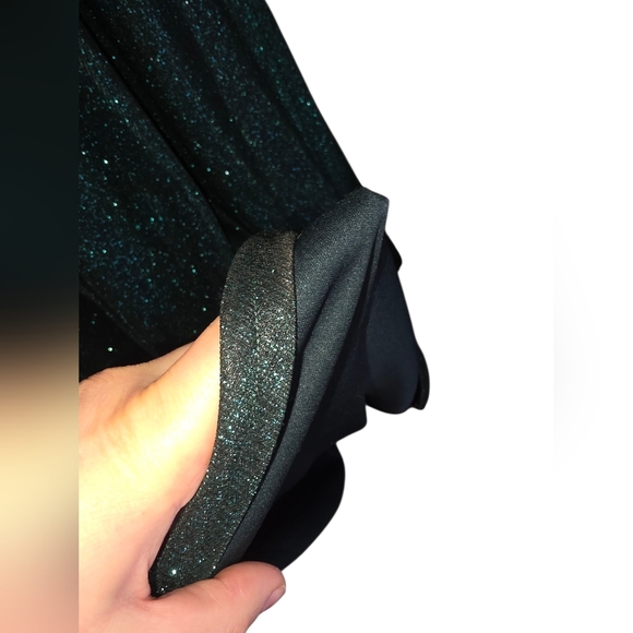 Elegant Emerald Green Evening Dress Gown - Homecoming - Prom - Picture 8 of 9